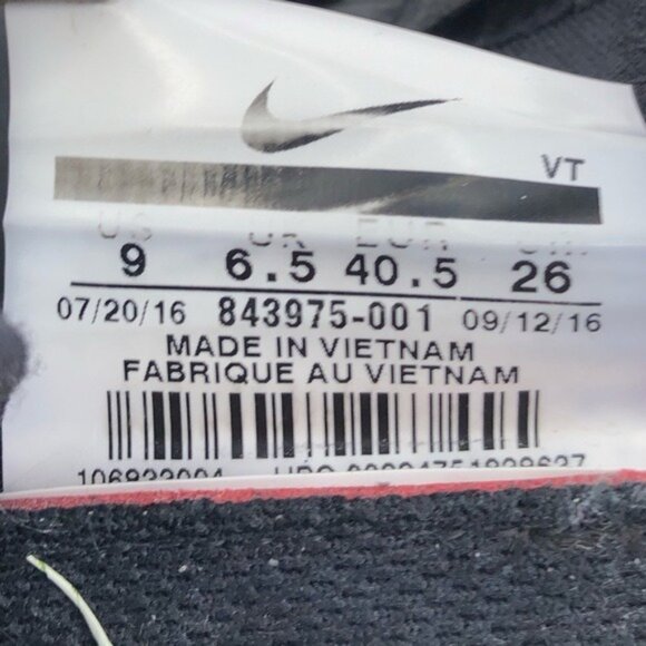 Nike Air Zoom Strong Running Shoes 9 - Picture 7 of 10